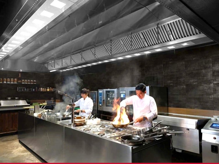 Hệ hút khói bếp nhà hàng cao cấp khu chế biến mở