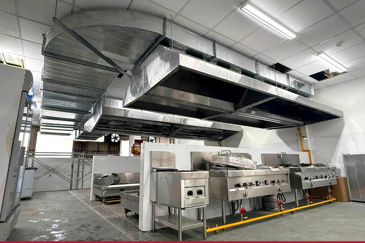 Thi công hút khói nhà hàng, bếp công nghiệp inox 304 đạt PCCC